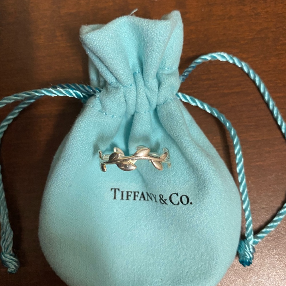 Tiffany & Co Olive Leaf Climber Ring Size 8